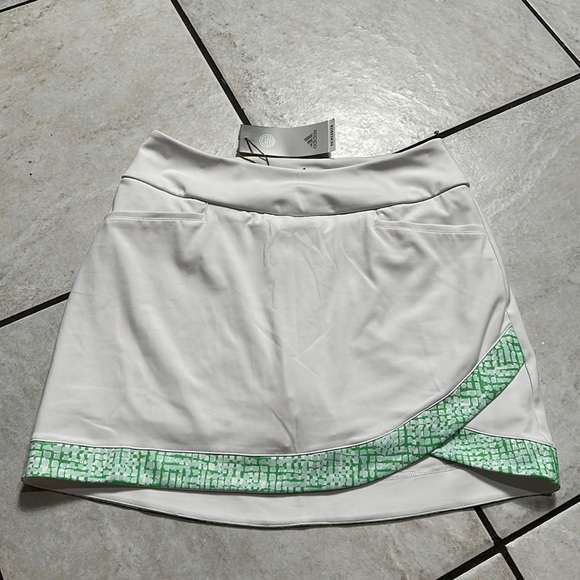 NWT Adidas Women's Ultimate365 Printed‎ Primegreen Golf Skort - Picture 2 of 11